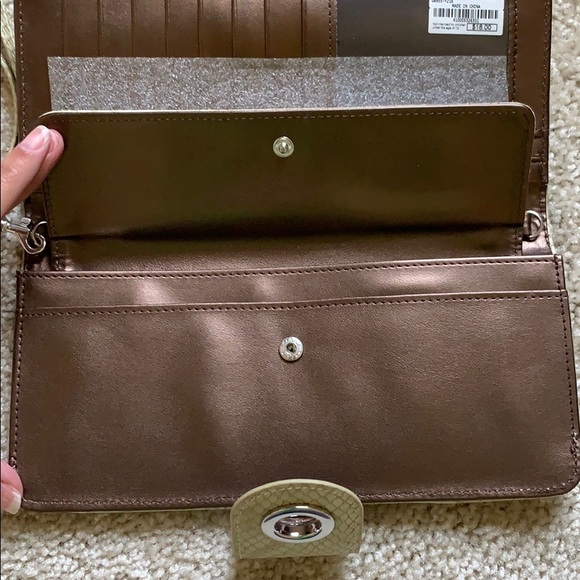 B2GOFREE 🍭Clutch/Wristlet NWTs - Picture 5 of 8